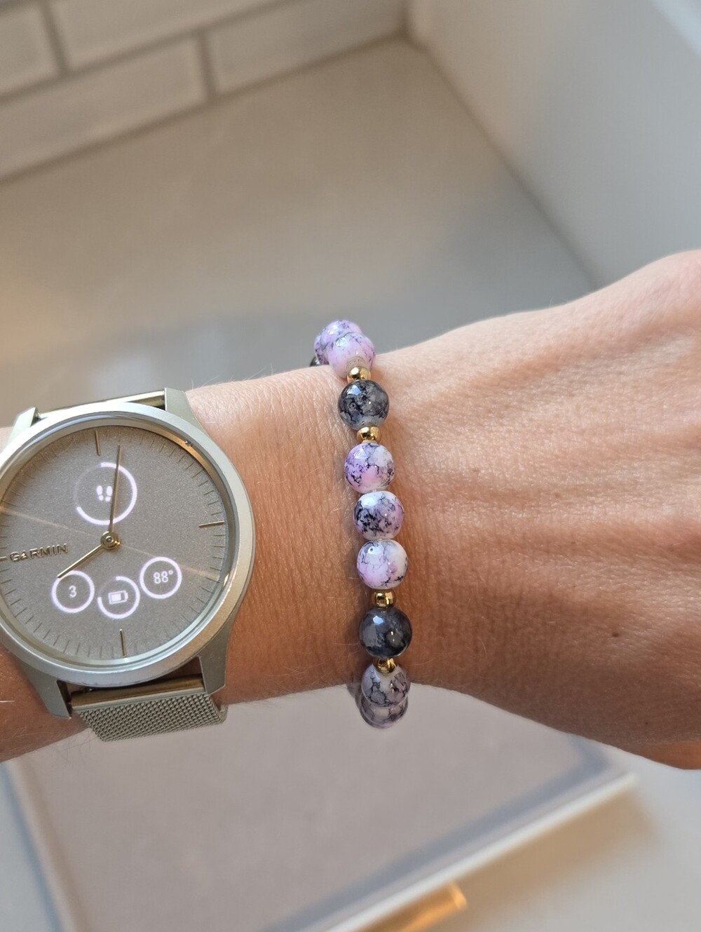 Handmade Natural Howlite Stone and Glass Bracelet